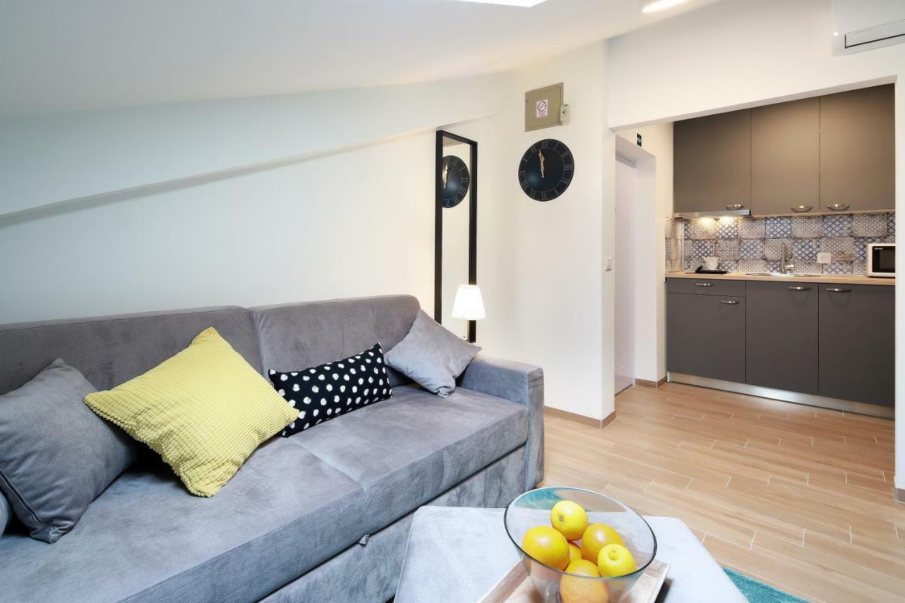 Nelly Apartment Rijeka Buitenkant foto